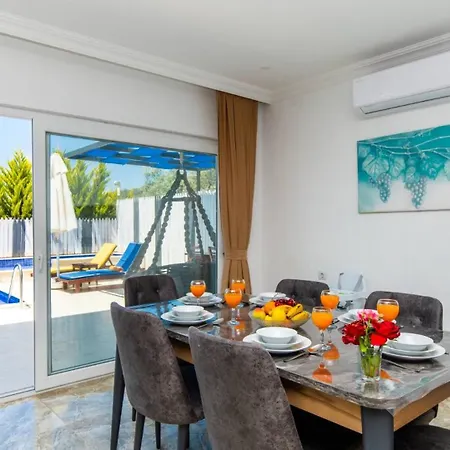 Uzumlu Village 2 Bedroom 6703 Willa